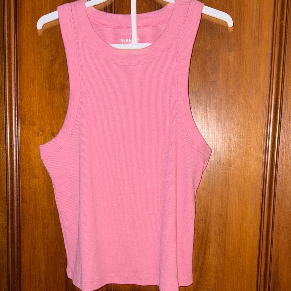 Old Navy Vibrant Pink Muscle Tee
Womens
Size m